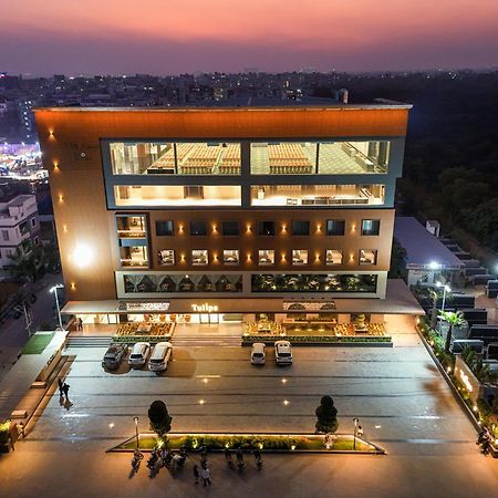 Hotel Tulips Grand ไฮเดอราบัด ภายนอก รูปภาพ