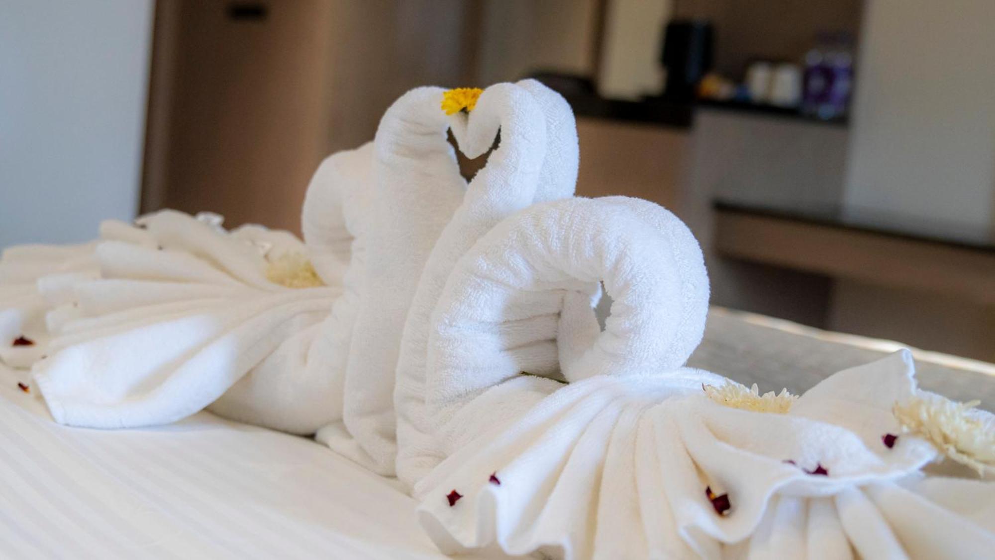 Hotel Tulips Grand ไฮเดอราบัด ภายนอก รูปภาพ