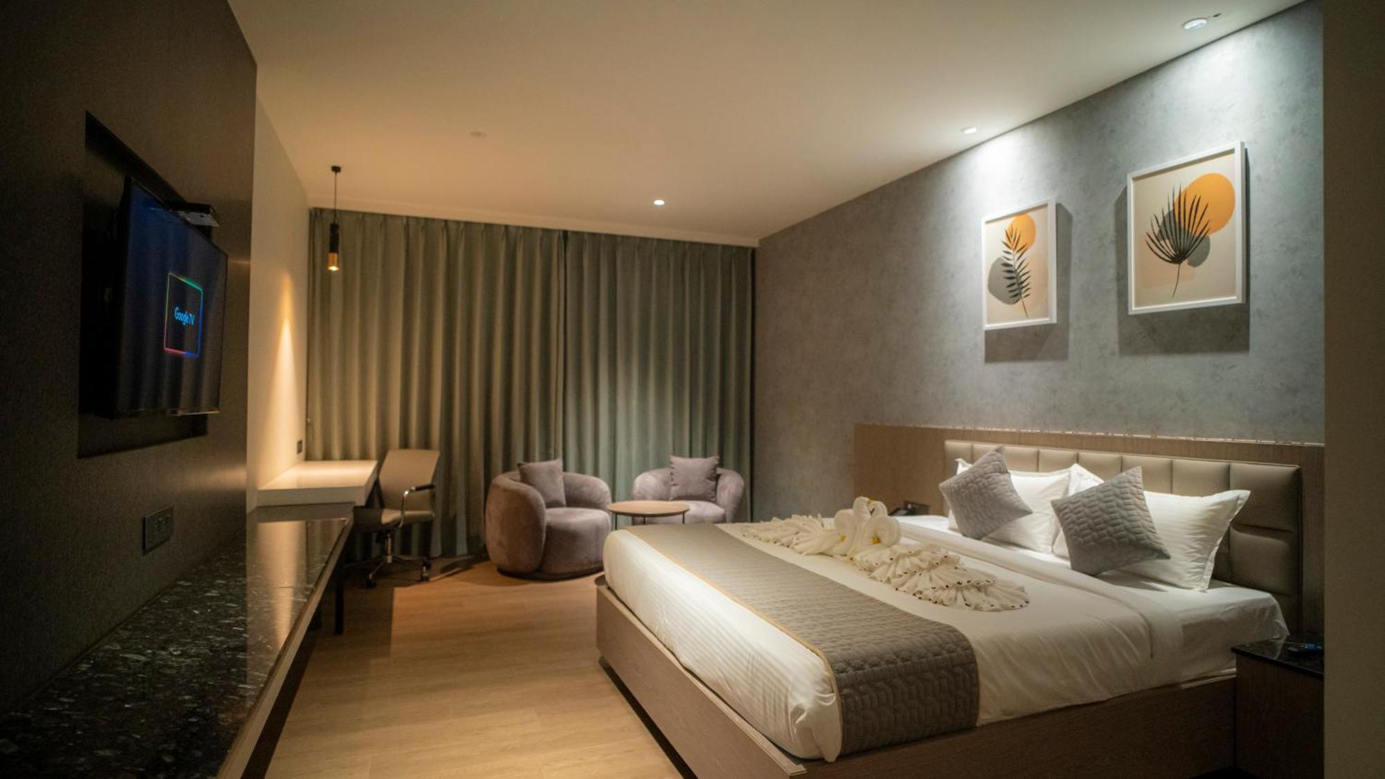 Hotel Tulips Grand ไฮเดอราบัด ภายนอก รูปภาพ