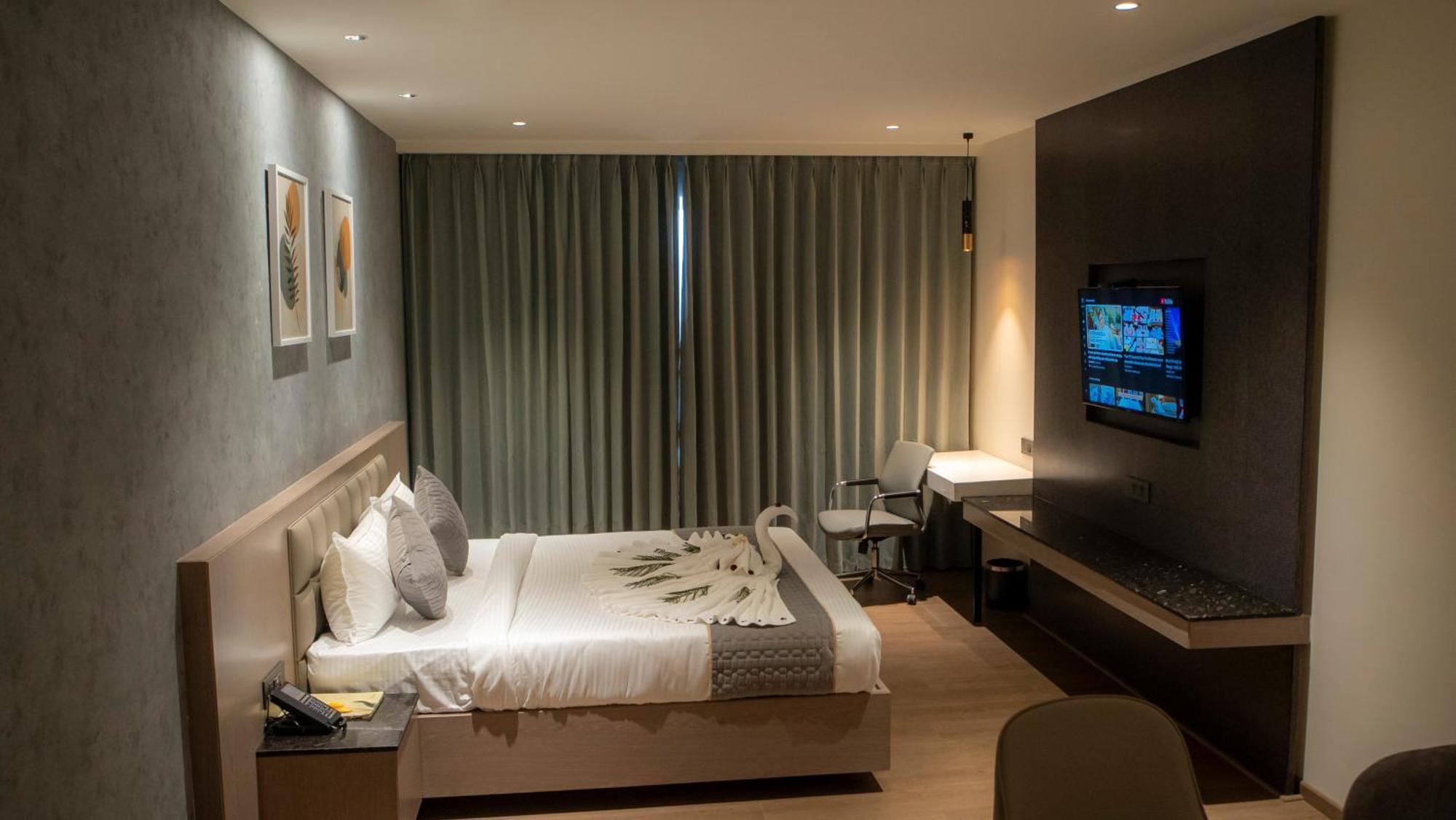 Hotel Tulips Grand ไฮเดอราบัด ภายนอก รูปภาพ