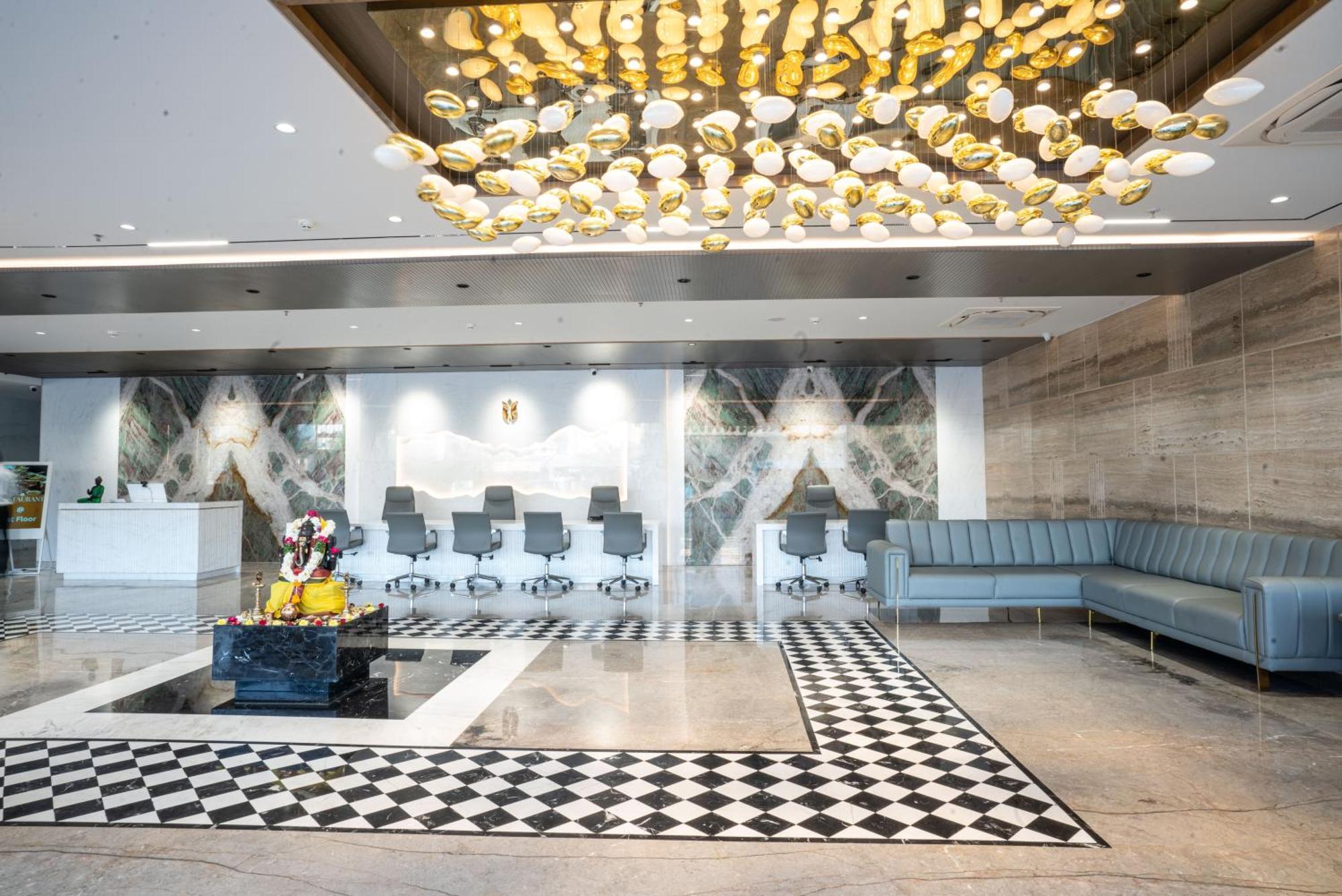 Hotel Tulips Grand ไฮเดอราบัด ภายนอก รูปภาพ