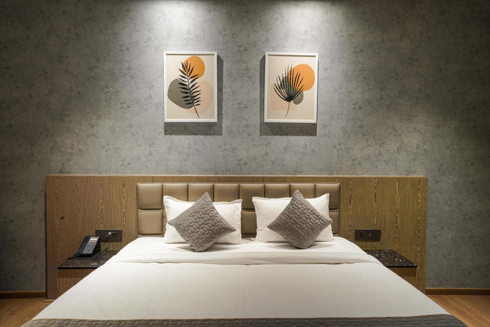 Hotel Tulips Grand ไฮเดอราบัด ภายนอก รูปภาพ