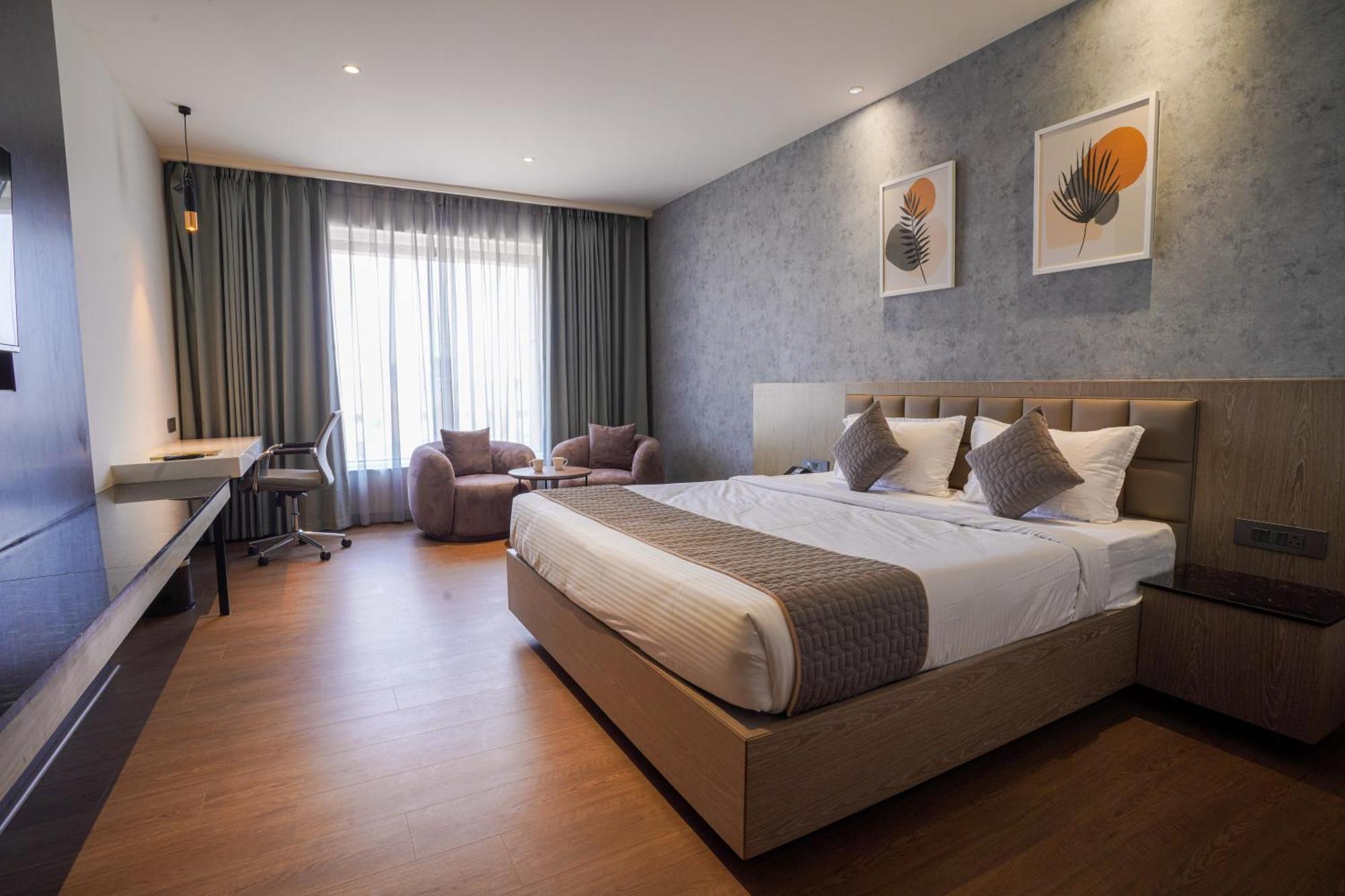 Hotel Tulips Grand ไฮเดอราบัด ภายนอก รูปภาพ